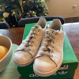 Stan Smith Women’s Size 6